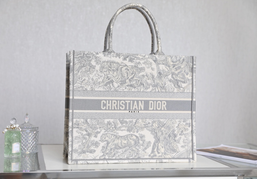 DIOR TOTE Grey Tiger