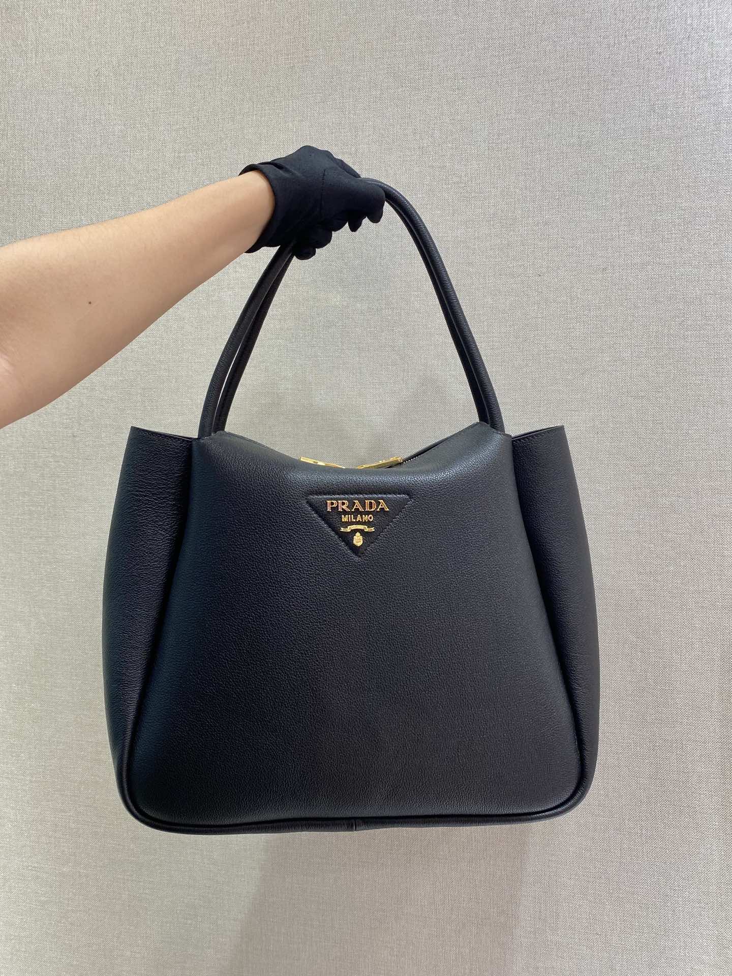 𝐏𝐑𝐀𝐃𝐀 New Model 1BC142