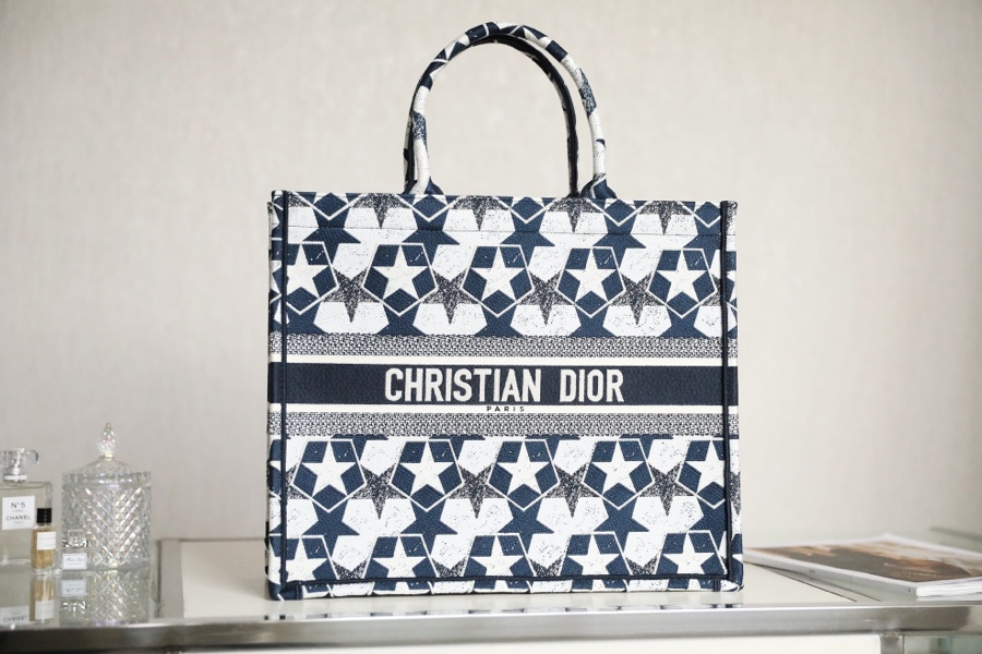 DIOR TOTE blue small five stars