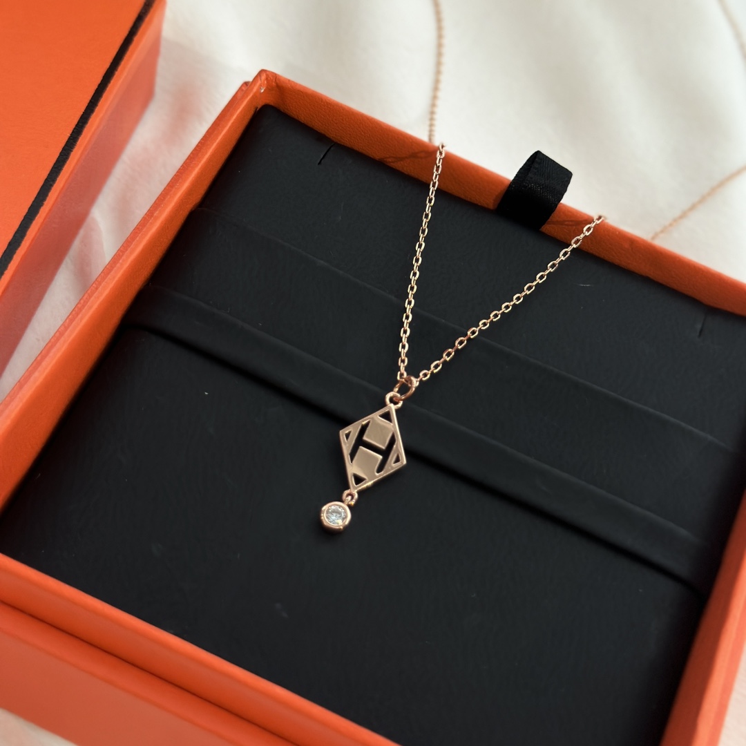 Hermes necklace