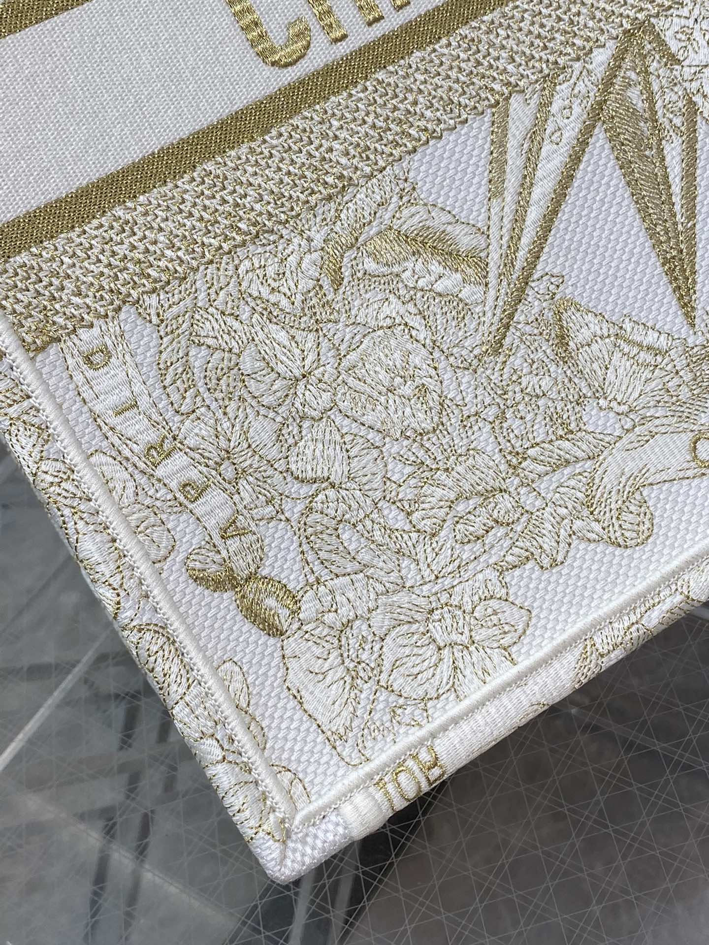 DIOR TOTE Gold Christmas Gold Line Stargazer