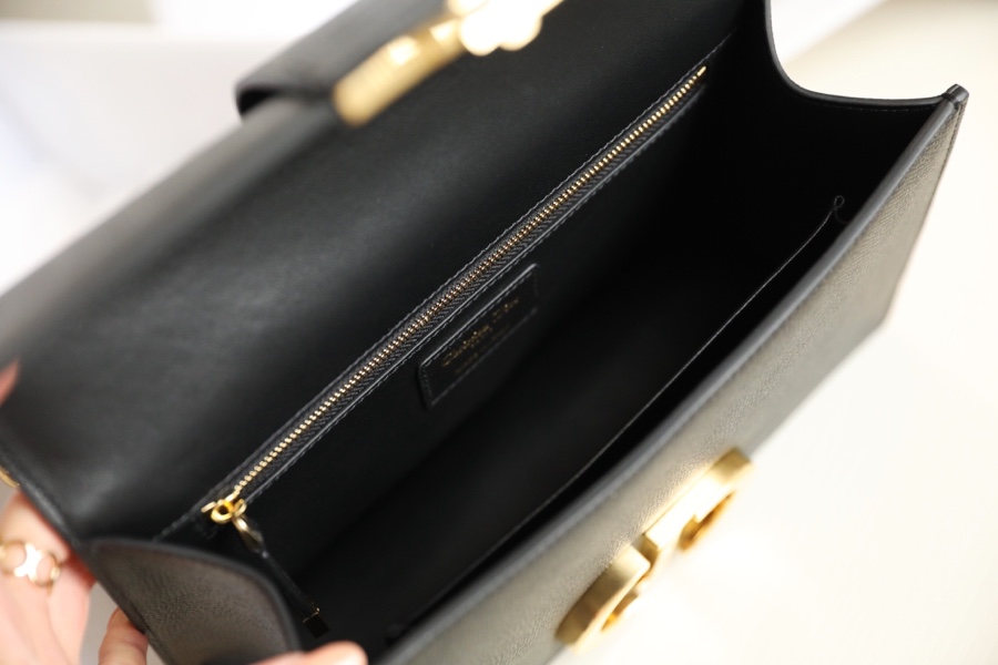 Montaigne New Montaigne palm print chain bag palm print black