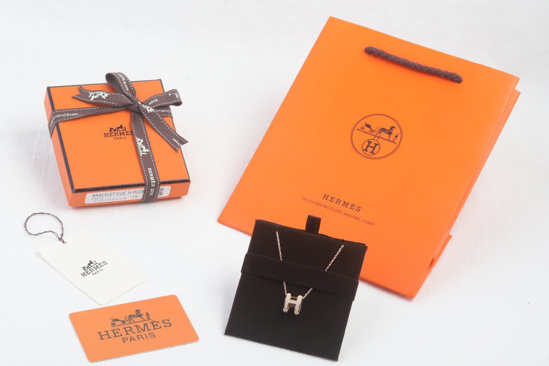 Hermes necklace