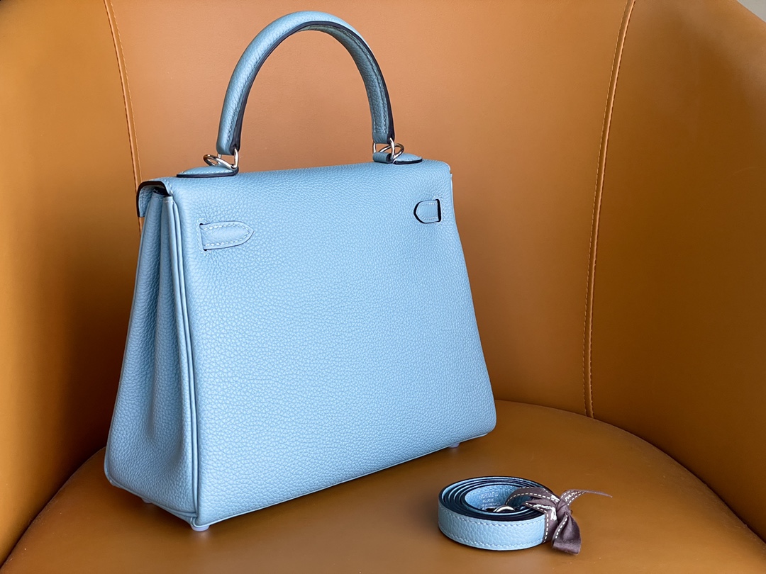 Kelly25 days cyan togo leather