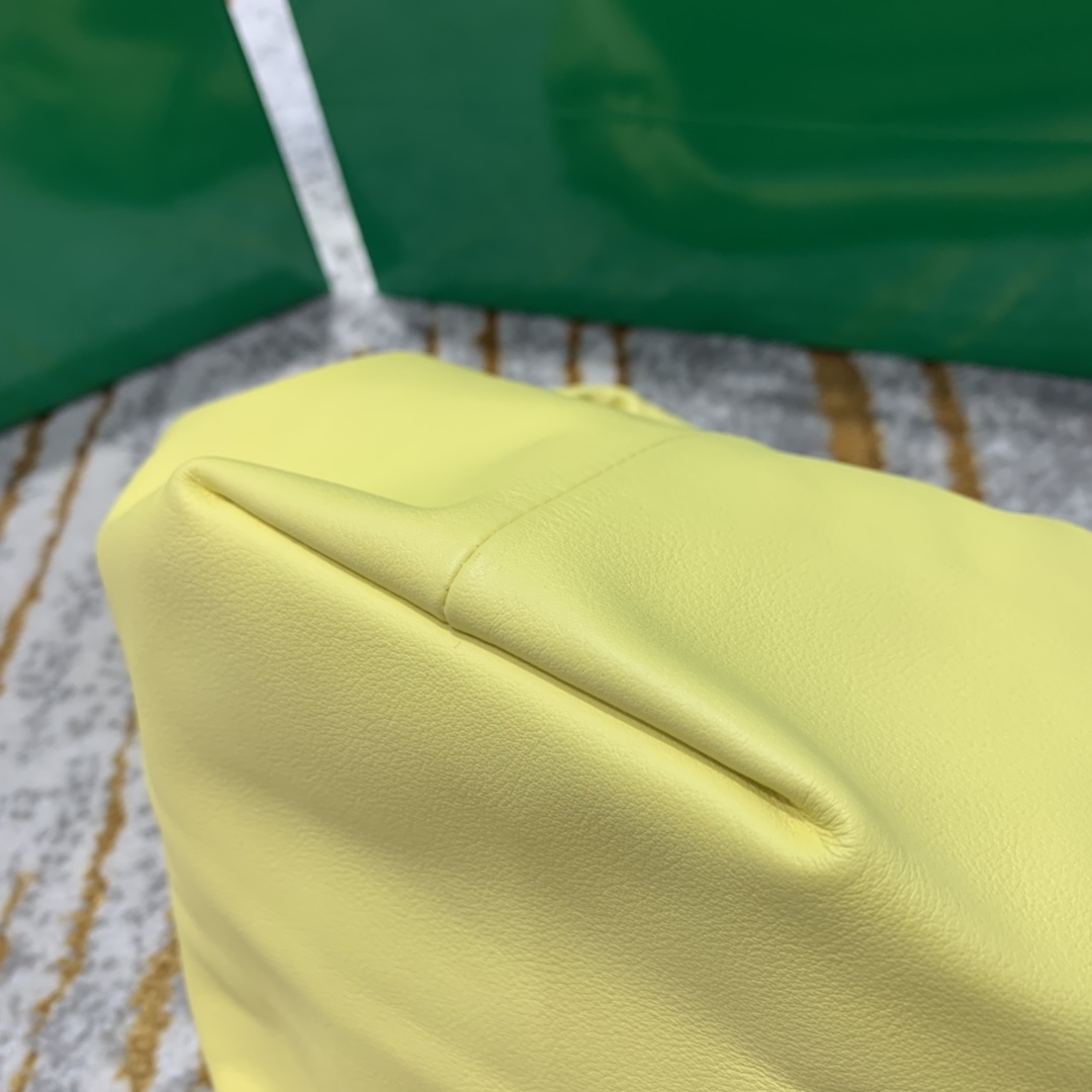 Bottega Veneta  𝗠𝗜𝗡𝗜 𝗕𝗔𝗚 #629635