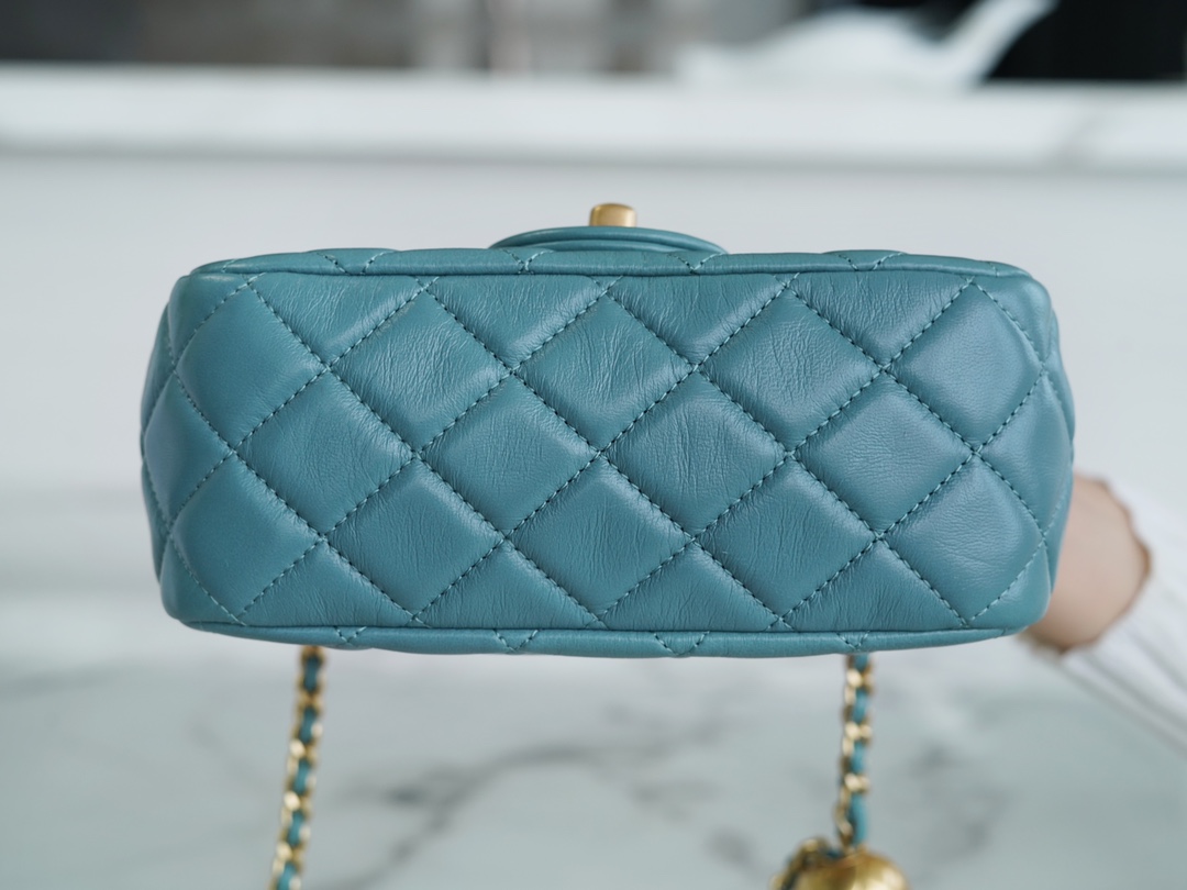 𝗖𝗛𝗔𝗘𝗡𝗟✦ Ball Fang Fatty Genuine Leather Lake Green