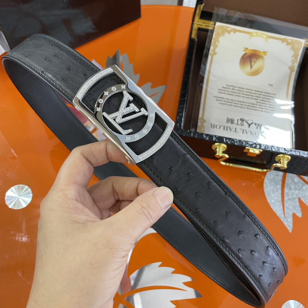 LOUIS VUITTO chooses real ostrich skin. 🐦 Full feather nails. Hemming process without splicing