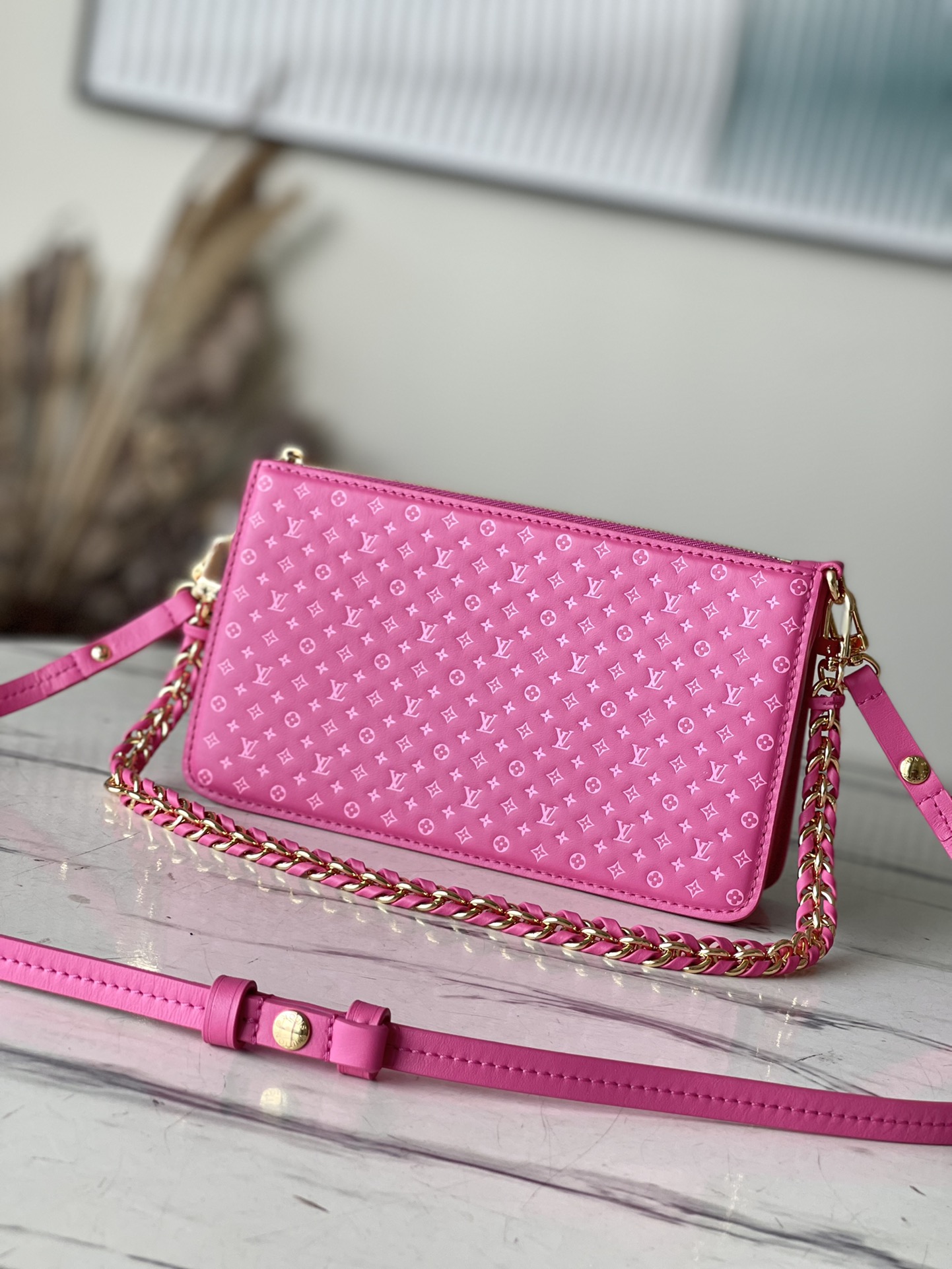 𝐋𝐎𝐔𝐈𝐒 𝐕𝐔𝐈𝐓𝐓𝐎𝐍    M82232