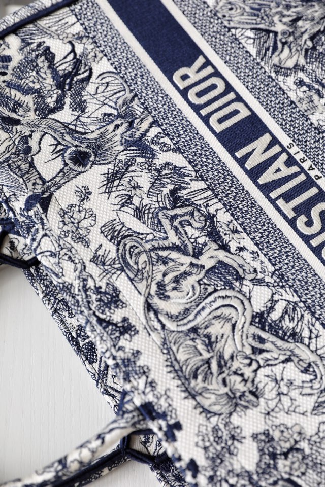 DIOR TOTE Blue Tiger