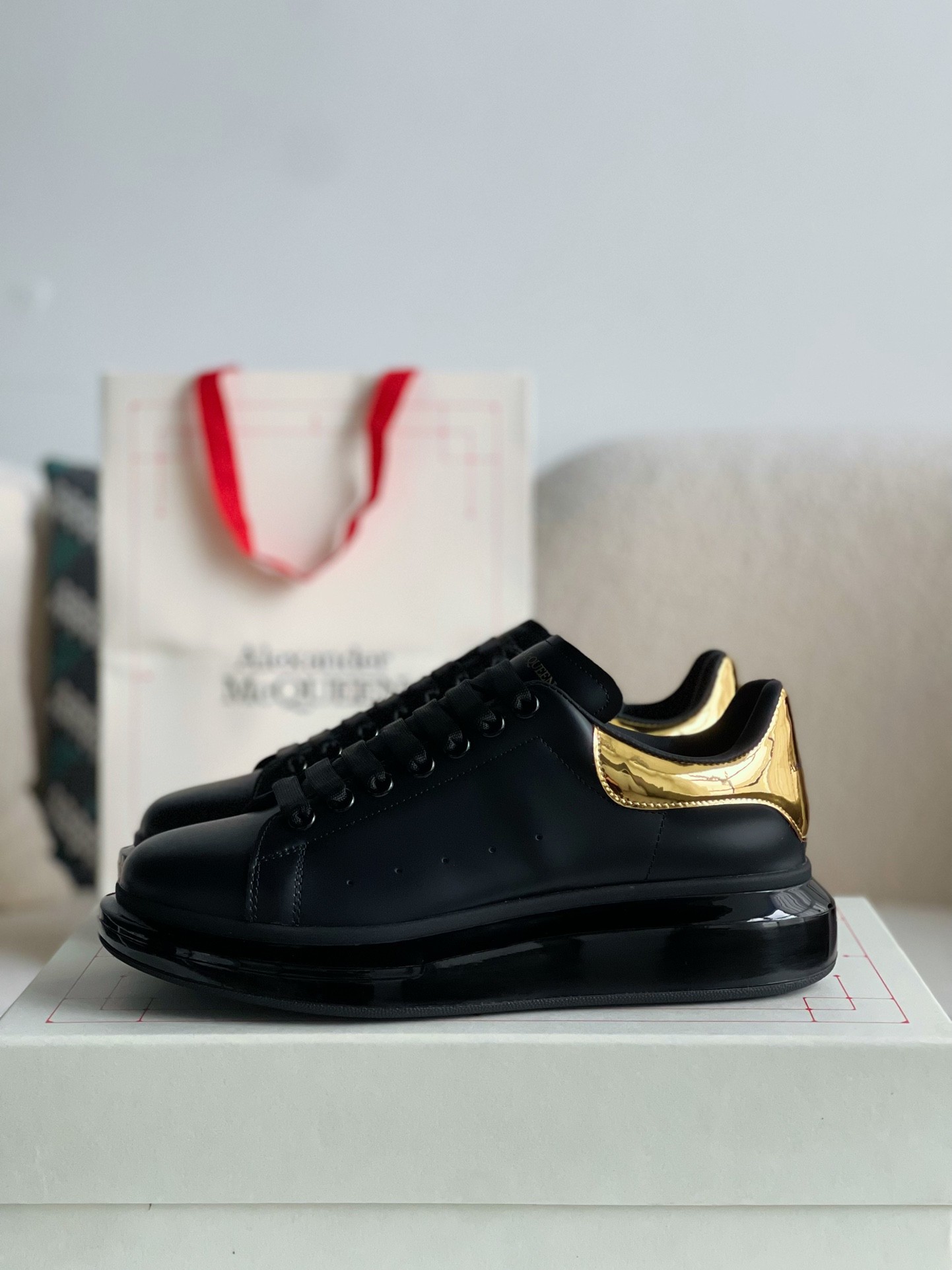 Alexander McQueen MQ golden cowhide tail Air cushion bottom Sneakers