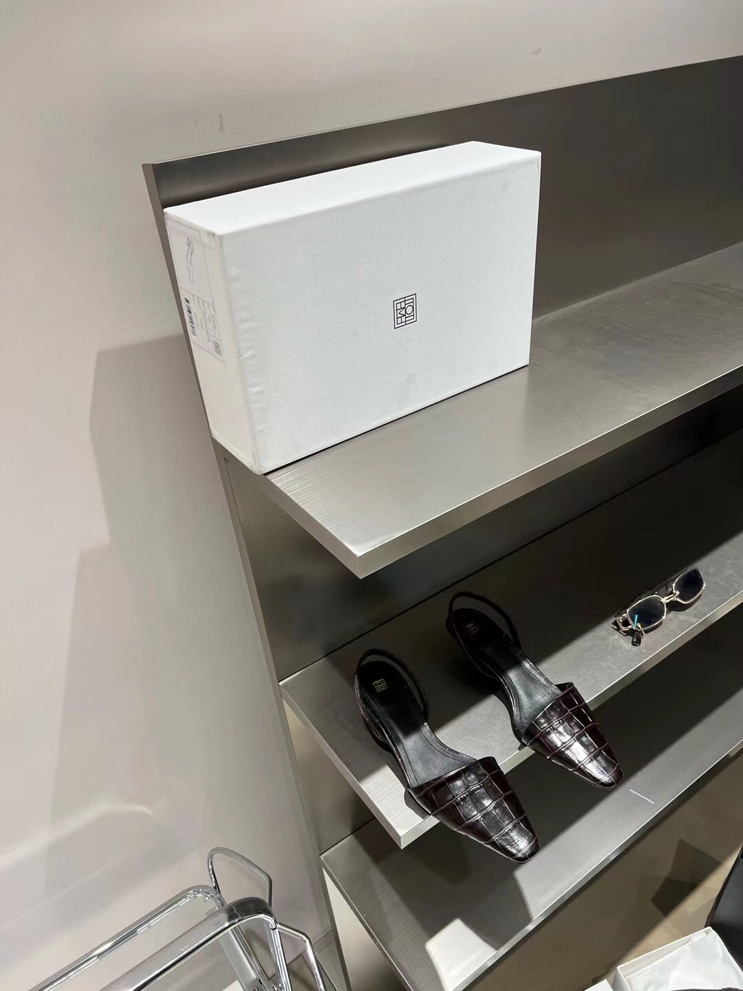 Toteme | 𝟐𝟎𝟐𝟏/𝐒𝐒 𝐧𝐞𝐰   Minimalist style toteme 2022/aw Mueller small pointed toe single shoes