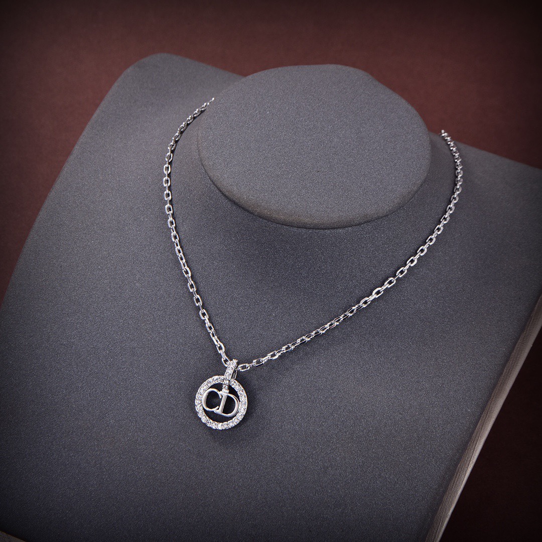 Dior necklace