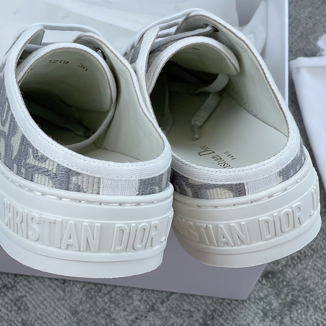DIOR Canvas semi-flip-flop Water-dyed sheepskin lining TPU outsole Cement grey embroidery