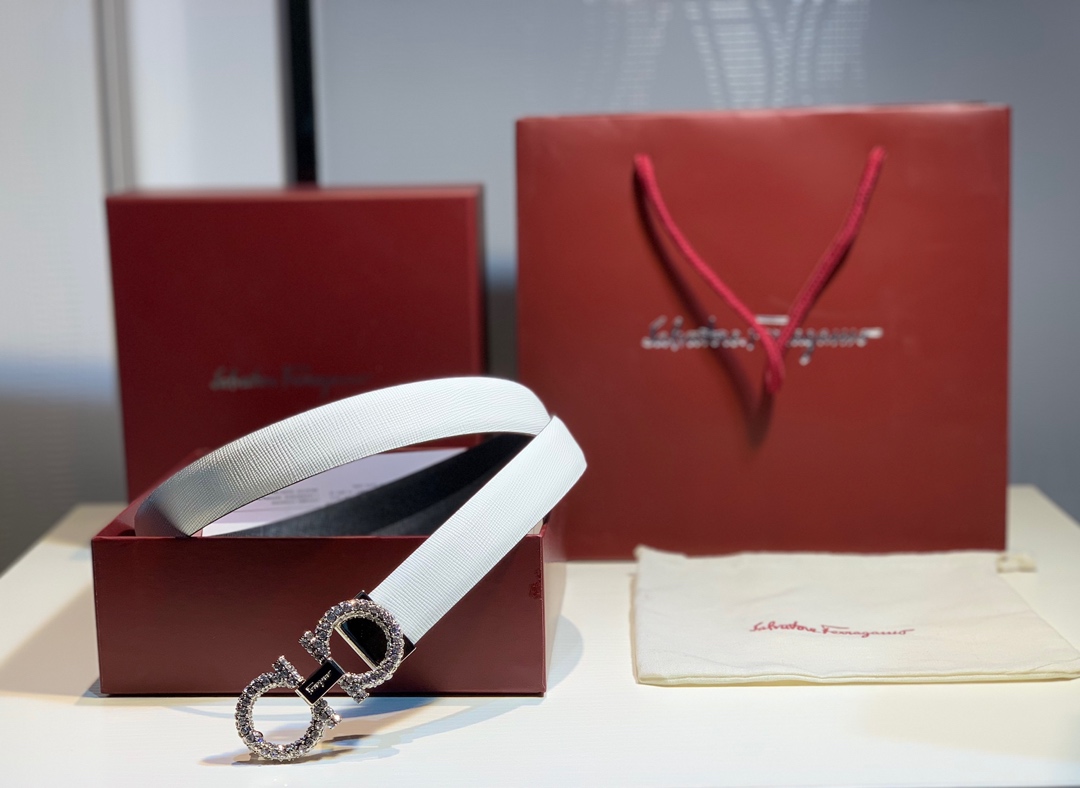 FERRAGAMO twist style