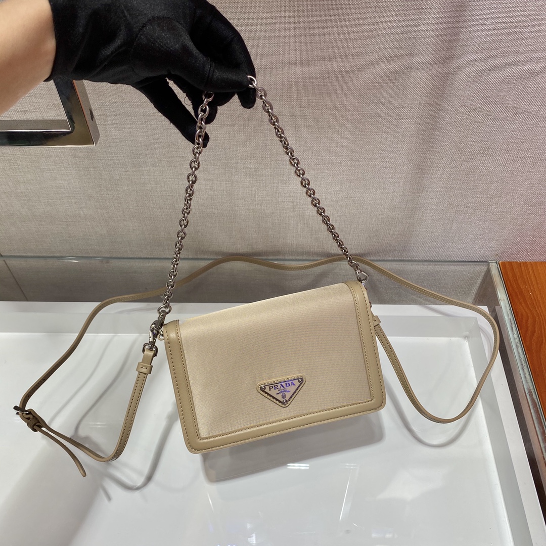 𝐏𝐑𝐀𝐃𝐀 1BP019 Crossbody bag