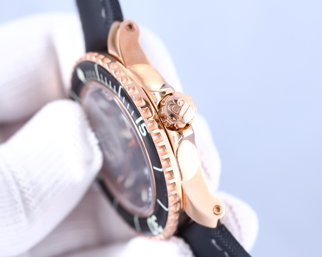 Blancpain - Fifty Quest Ultra-thin case with CNC engraved coin outer line process