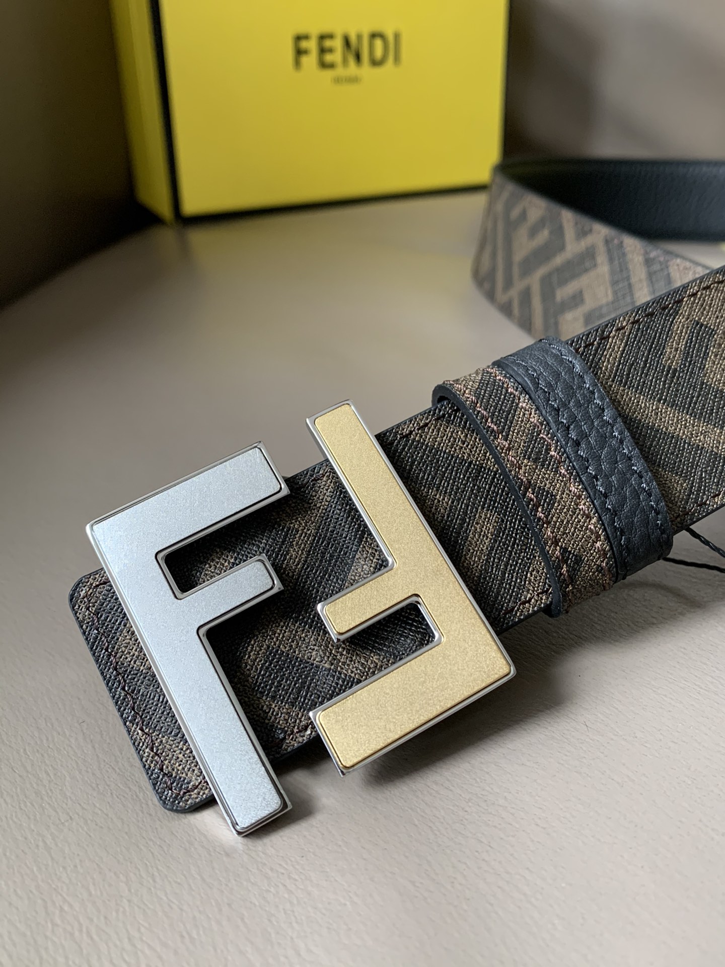 FENDI men's casual reversible belt