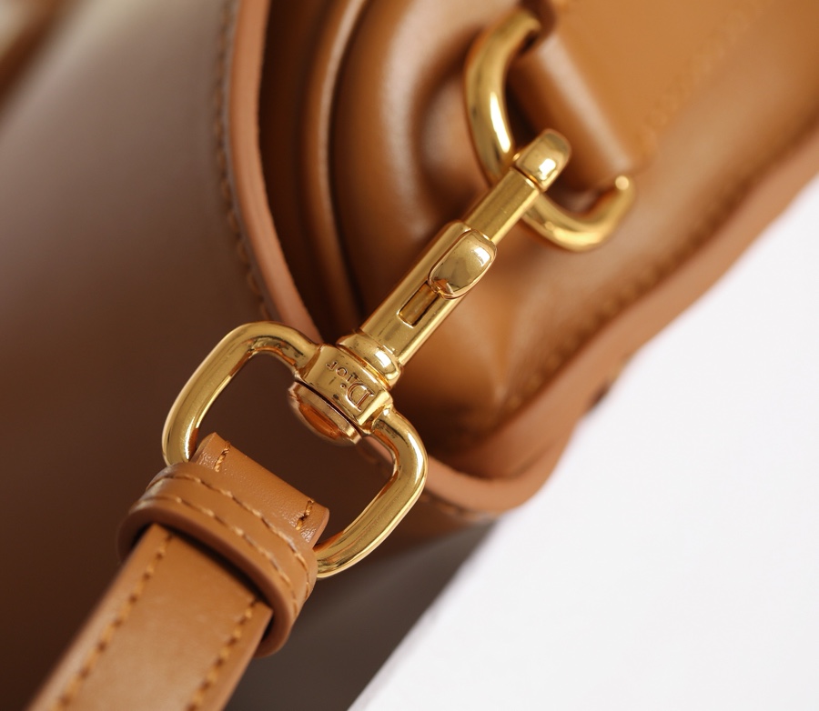 DIOR BOBBY East-West Caramel