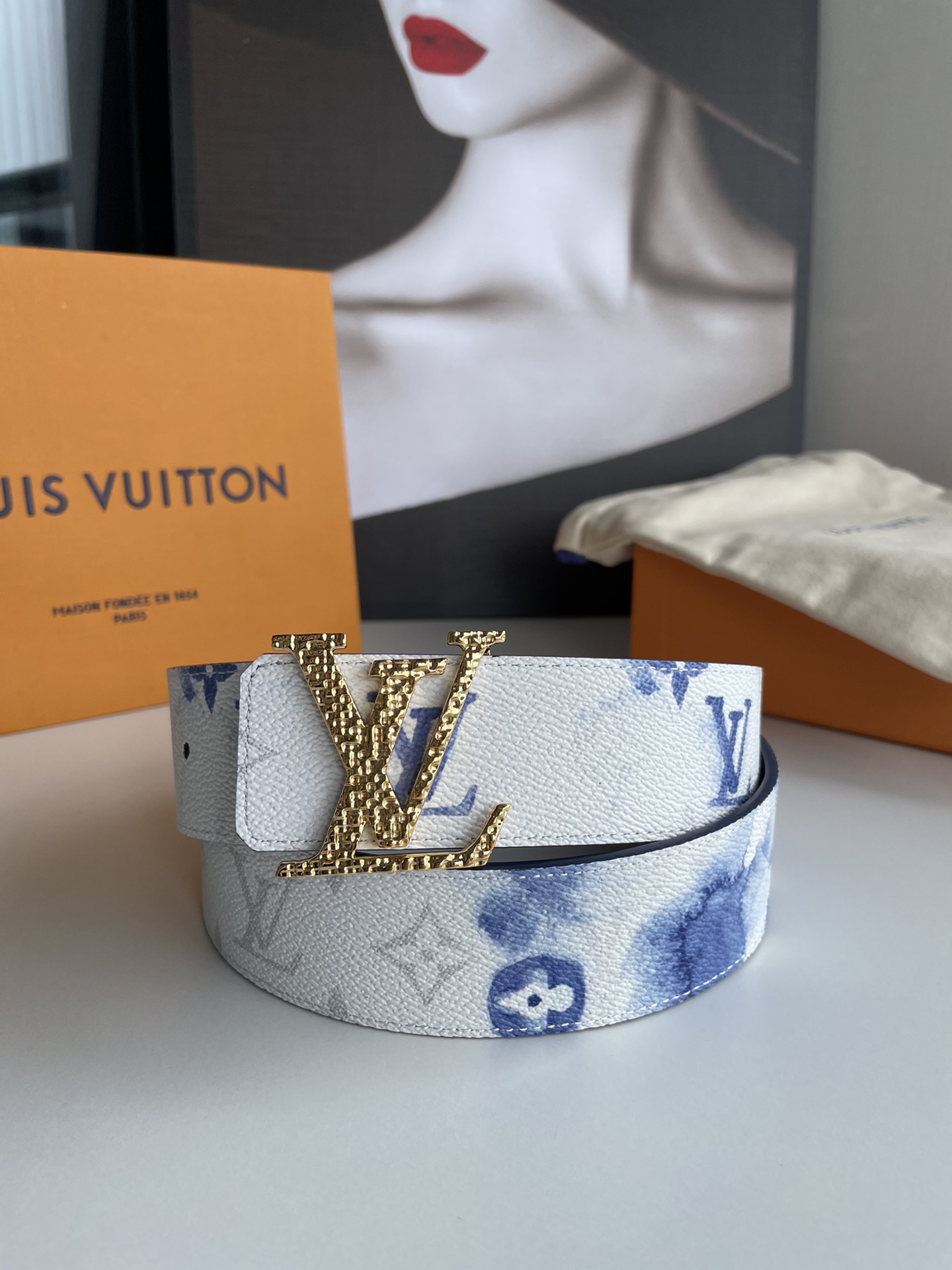 LOUIS VUITTO SHAPE 40 mm reversible belt