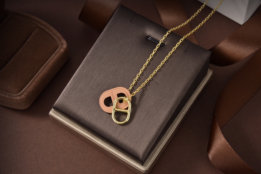 Hermes necklace