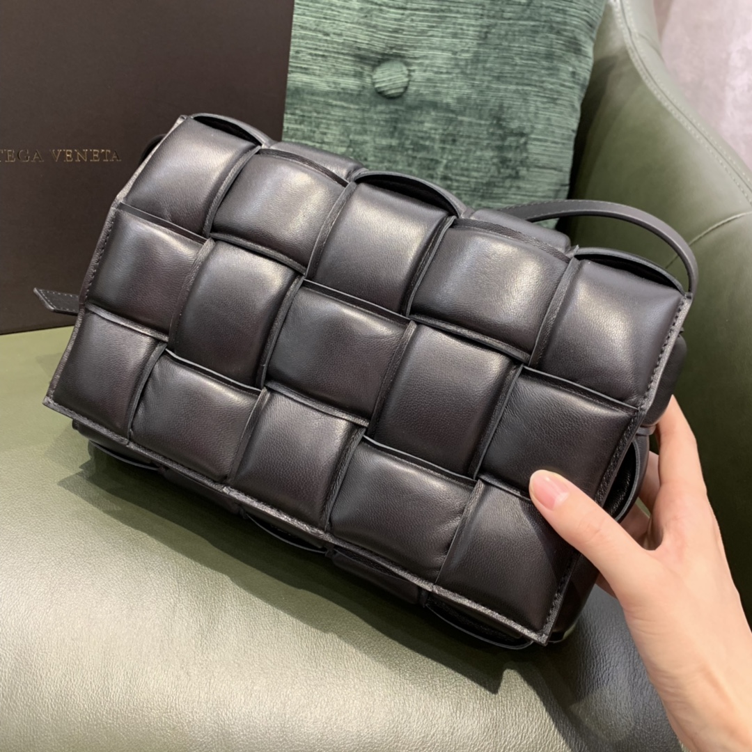Bottega Veneta  PADDED  CASSETTE #591970