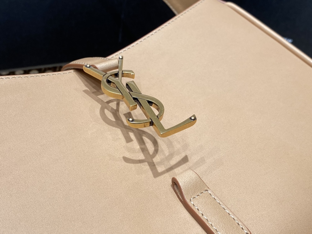 SAINT LAURENT Model: 657228 plain original leather.JD