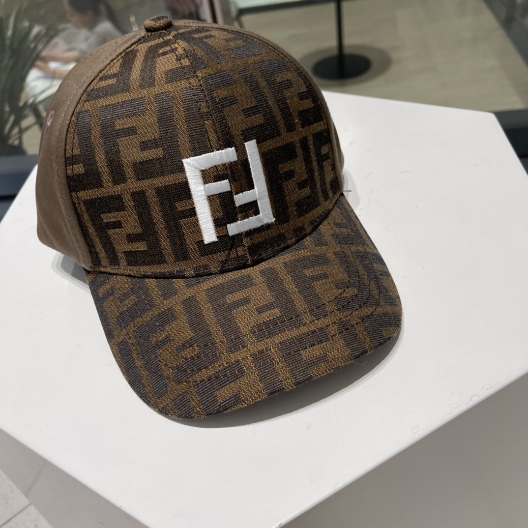 Fendl Fendi spring and summer new national tide embroidery letter baseball cap