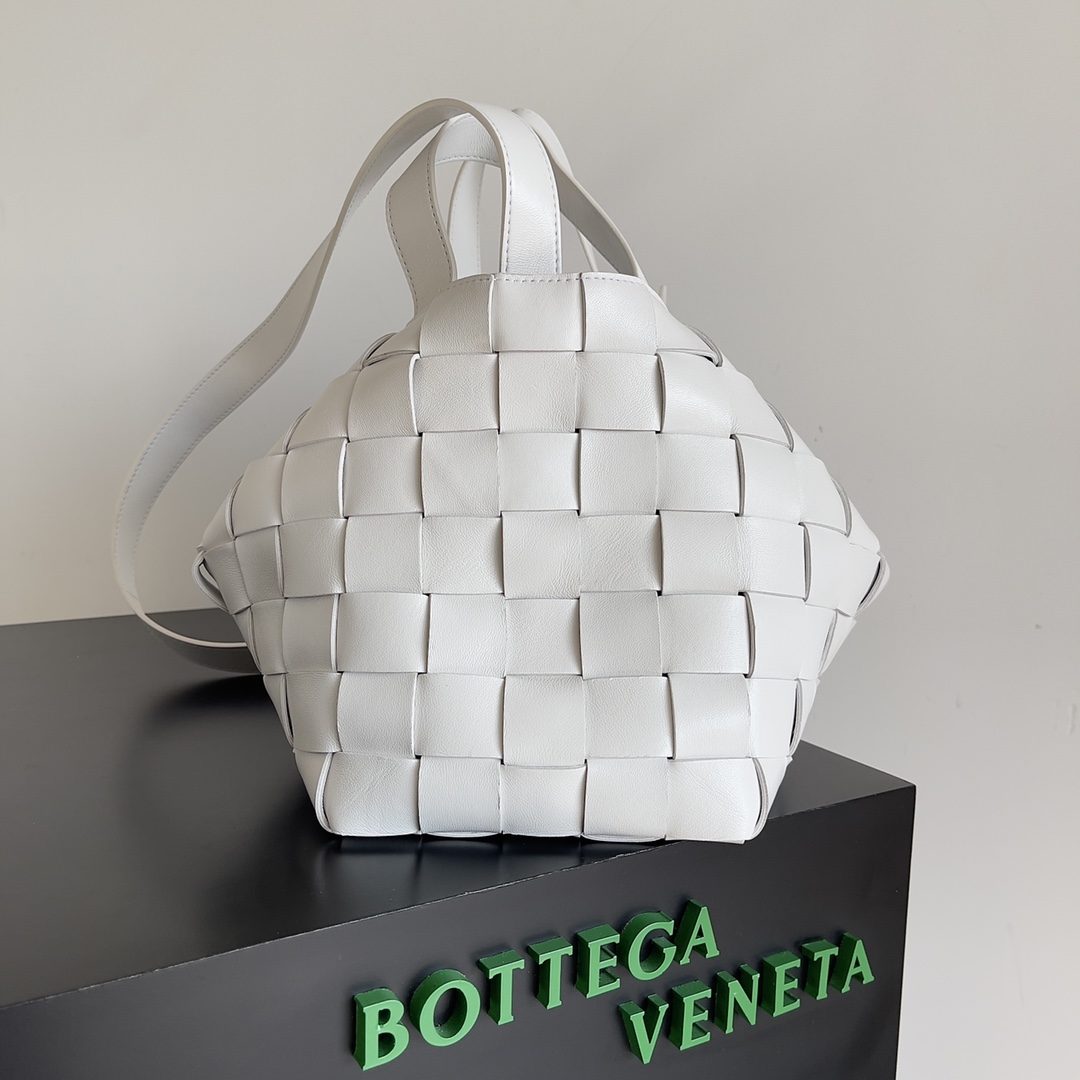 Bottega Veneta Bowling Bag White #80837