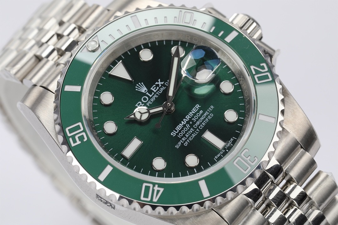 Rolex Submariner Series 40 Men's Watch