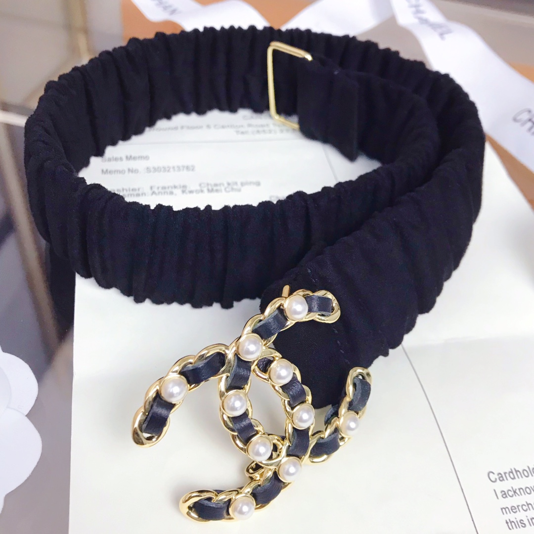 𝗖𝗛𝗔𝗡𝗘𝗟 Classic pearl lambskin elasticated waistband