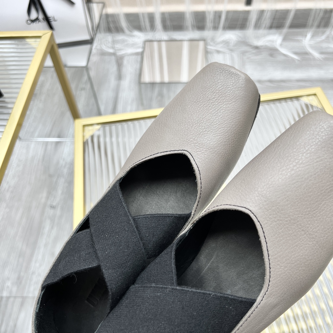 𝐔𝐌𝐀 𝐖𝐀𝐍𝐆｜𝟐𝟎𝟐𝟑/𝐒𝐒 𝐧𝐞𝐰  UMA WANG classic models retro do old ballet shoes