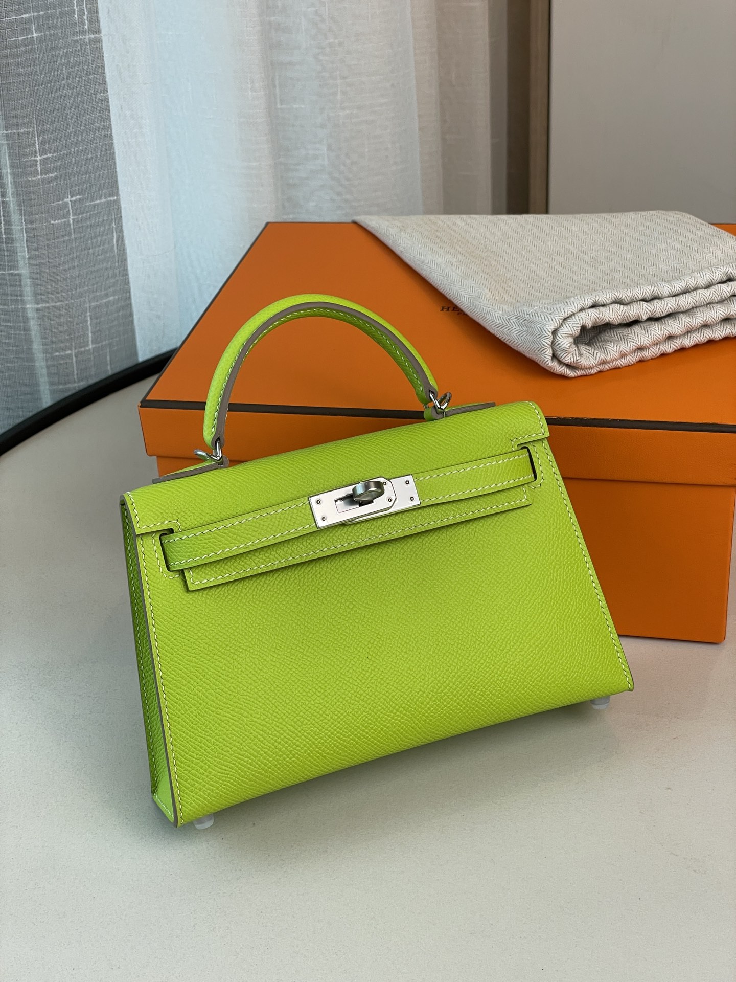 Mini Kelly second generation kiwifruit green epsom leather silver buckle