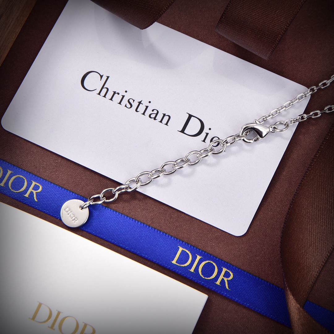Dior necklace