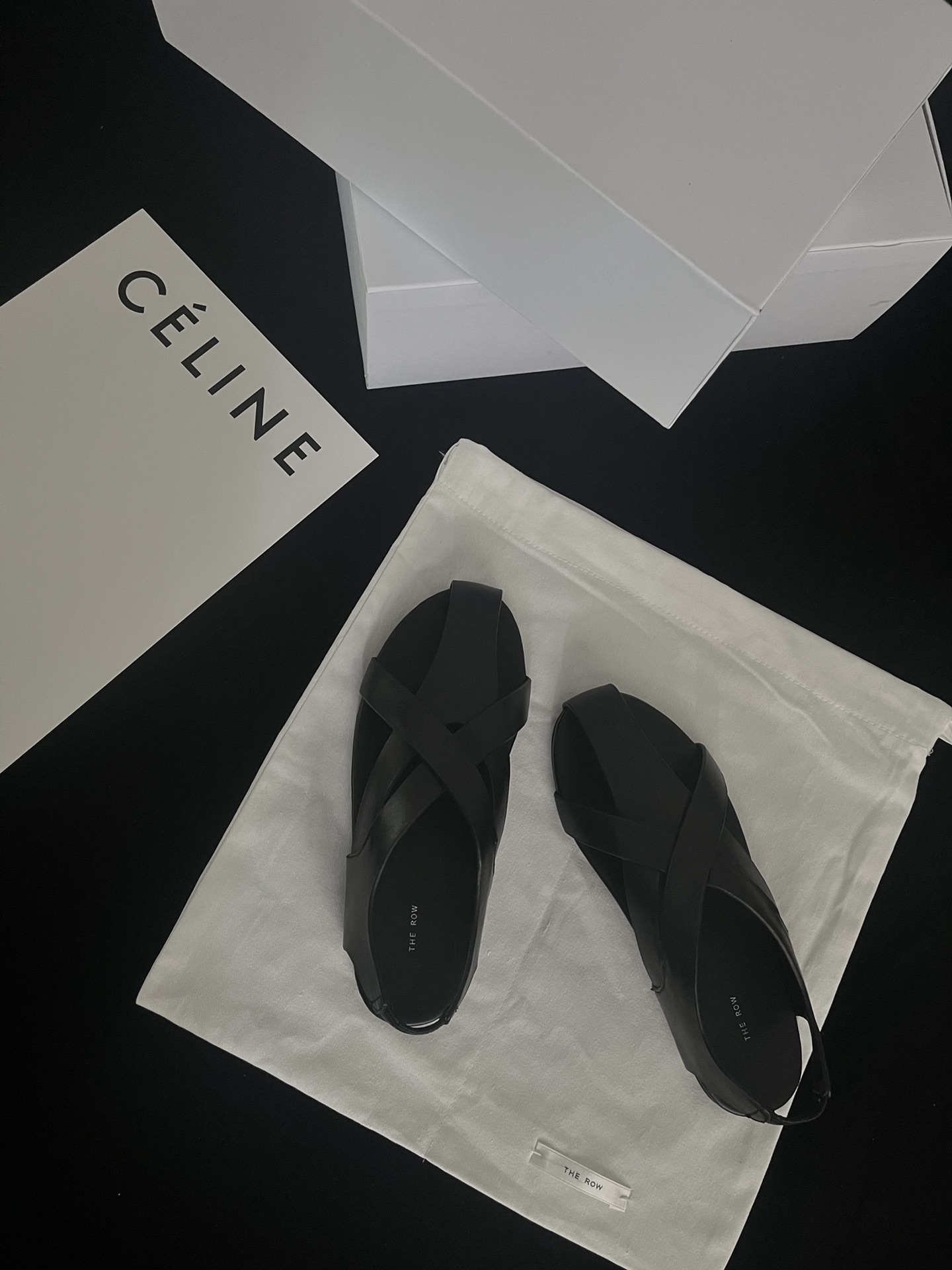 𝐓𝐇𝐄 𝐑𝐎𝐖｜𝟐𝟎𝟐𝟐/𝐒𝐒 𝐧𝐞𝐰 Still as usual minimalist design minimalist versatile Imported calfskin