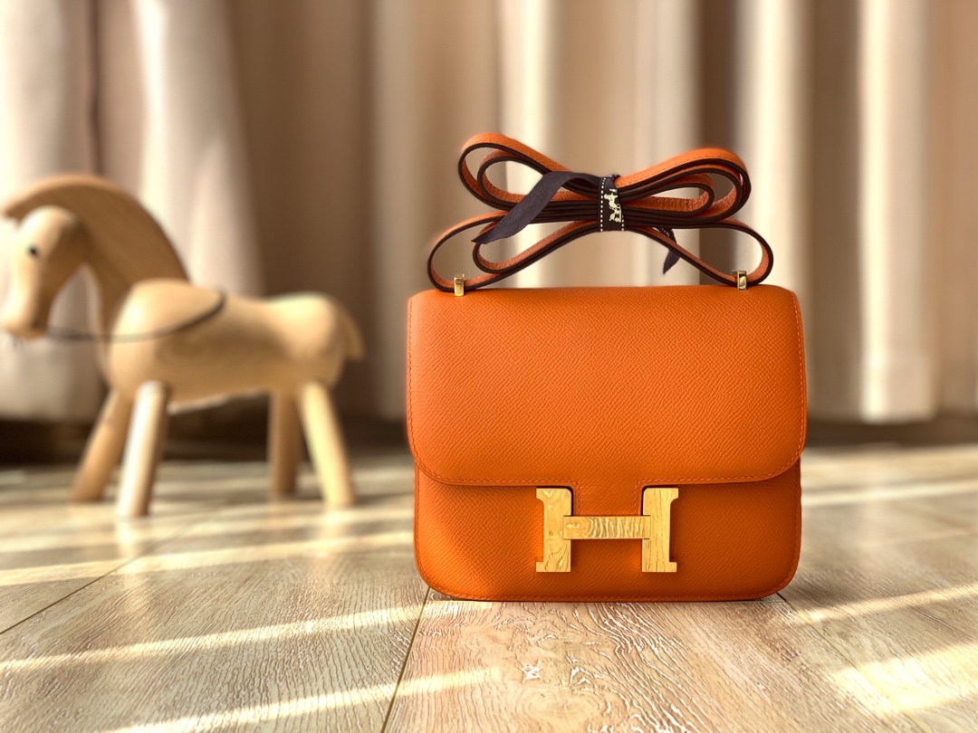 Constance orange 19cm silver buckle epsom leather