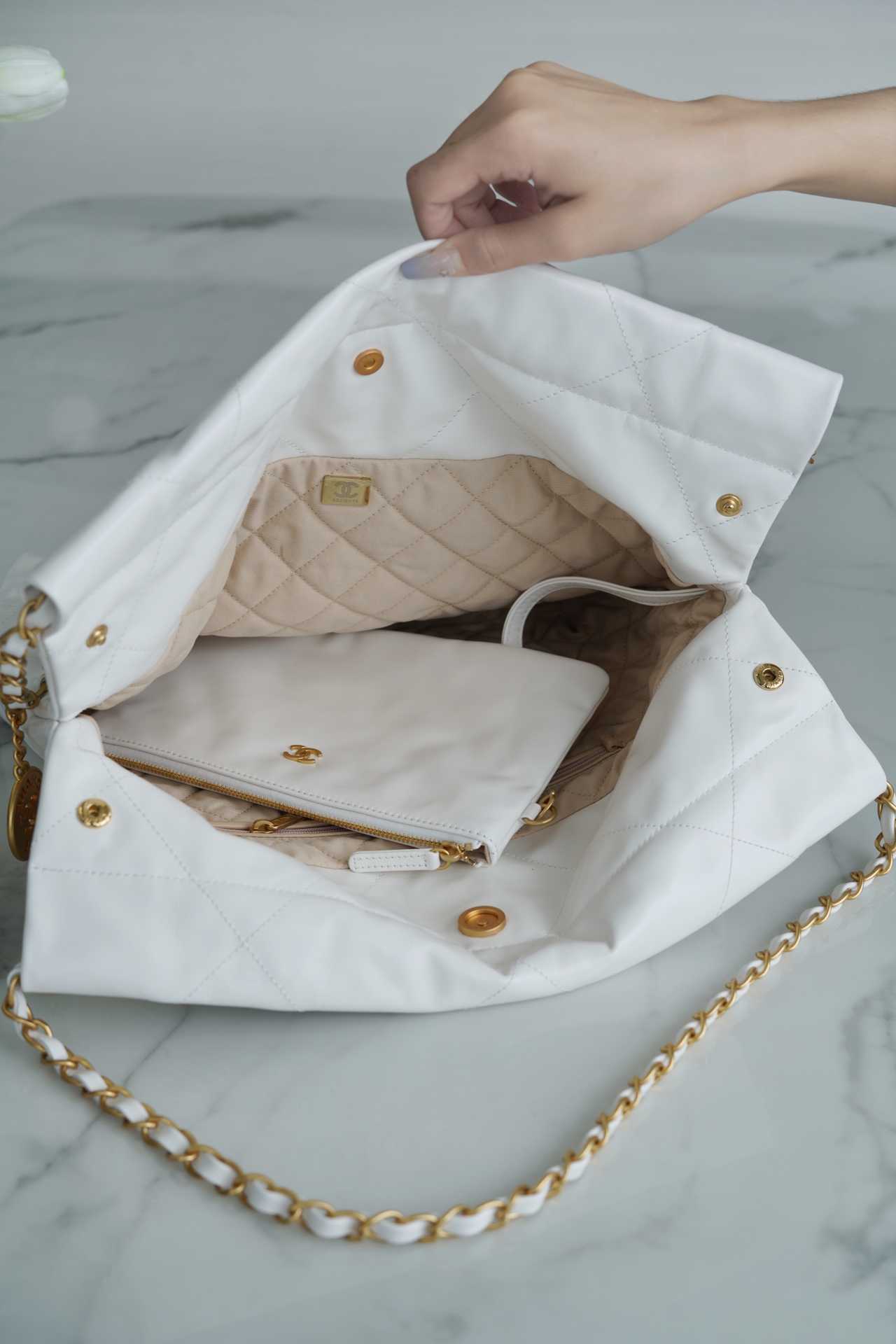 𝗖𝗛𝗔𝗘𝗡𝗟✦ 𝟐𝟐𝗣 Spring/Summer New 𝟐𝟐 Handbag Small White Gold Buckle➿
