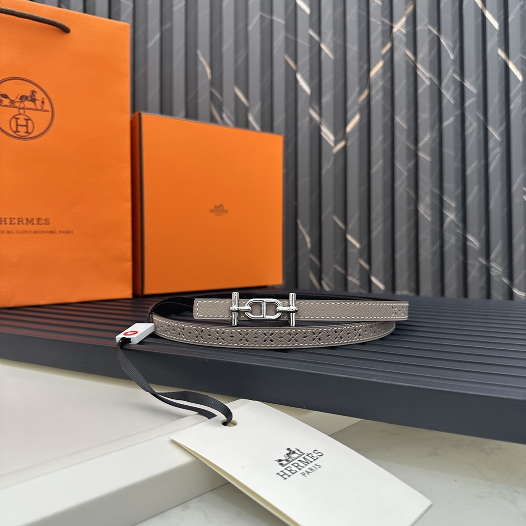 Reversible belt in Hermes Swift and perforated Epsom calfskin