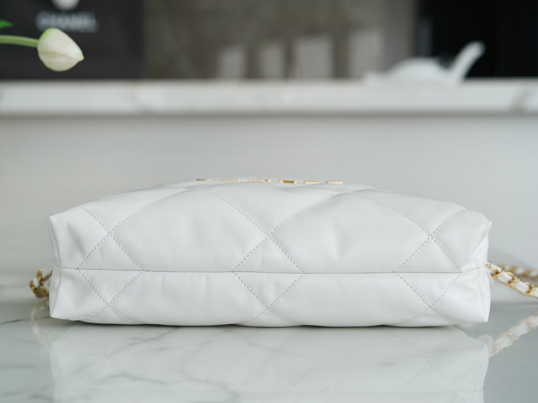 𝗖𝗛𝗔𝗘𝗡𝗟✦ 23P Spring Summer New Backpack Small Platinum➿