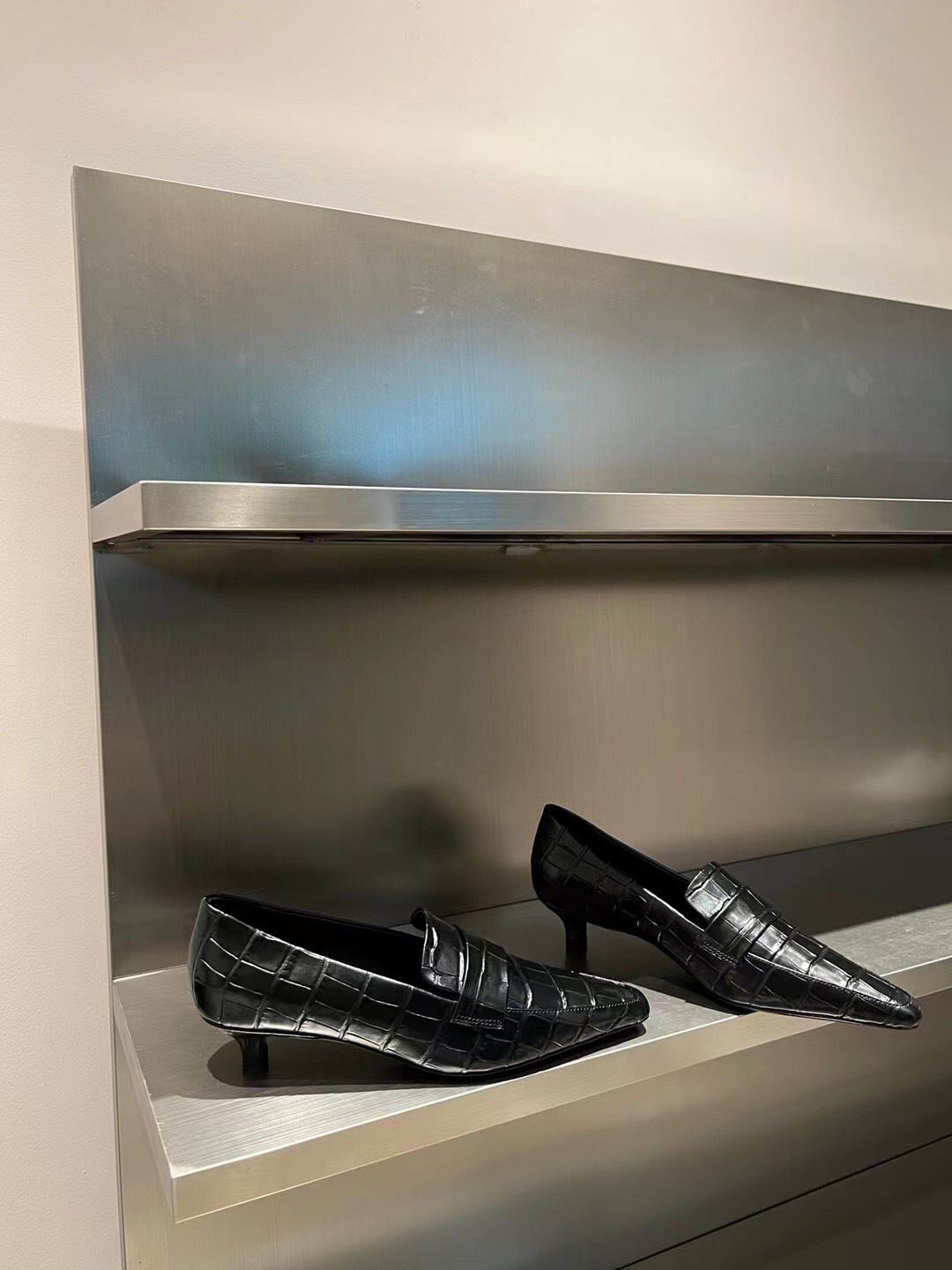 Toteme | 𝟐𝟎𝟐𝟏/𝐒𝐒 𝐧𝐞𝐰    Minimalist style toteme 2022/aw Muller flat single shoes