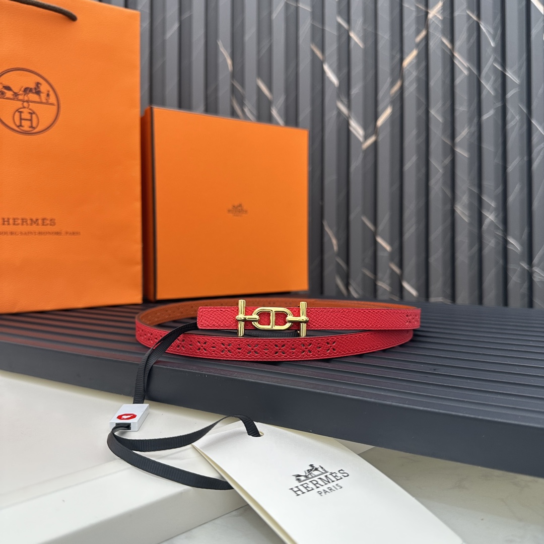 Reversible belt in Hermes Swift and perforated Epsom calfskin
