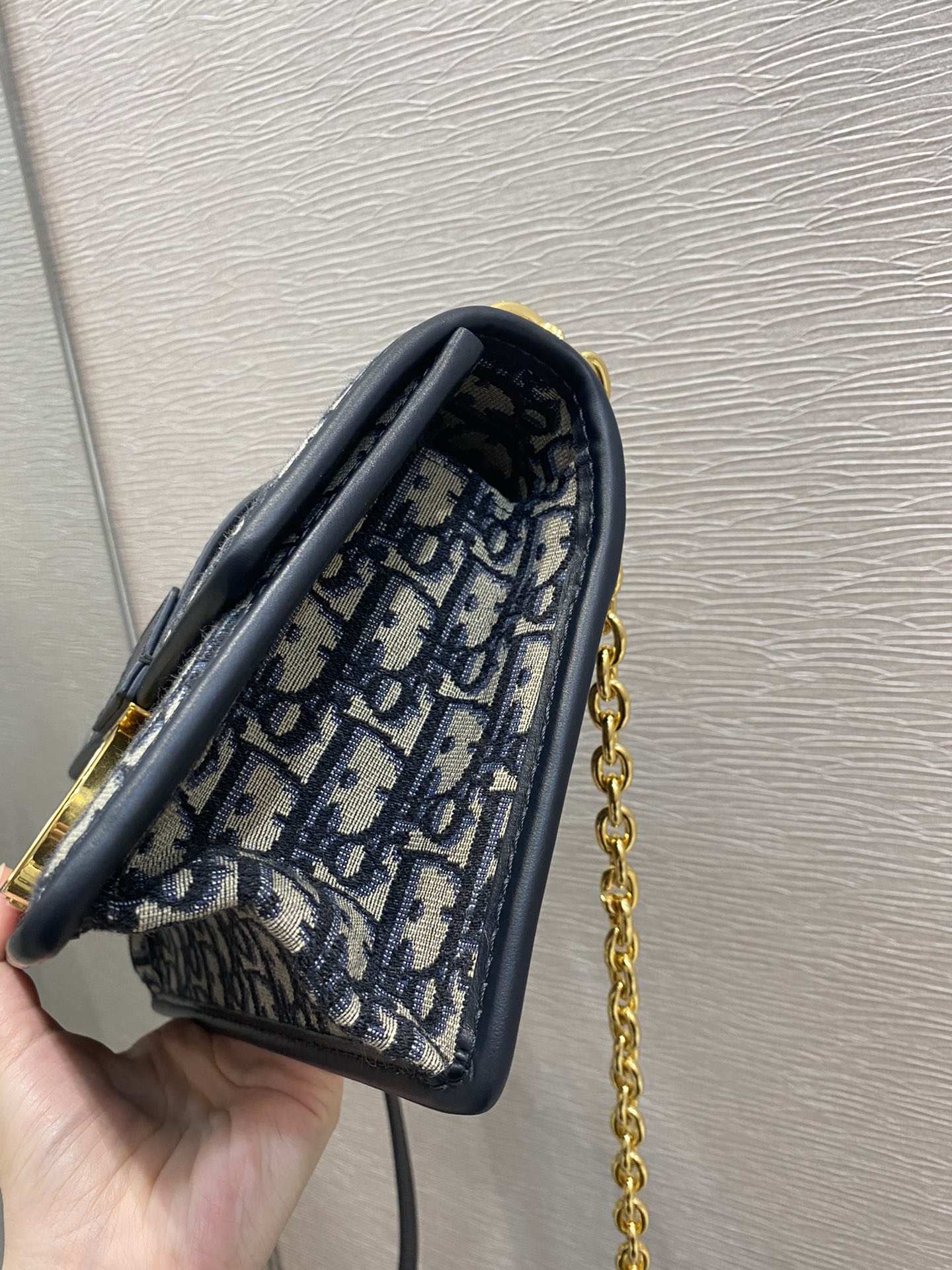 Montaigne Collection Chain Terms