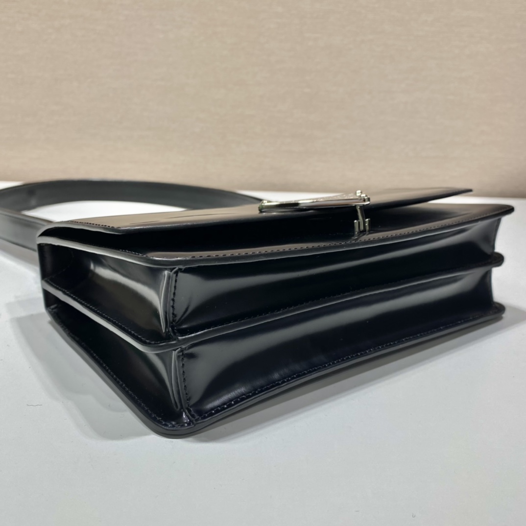 𝐏𝐑𝐀𝐃𝐀 New crossbody 1BD321