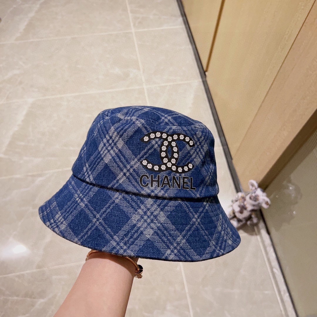 CHANEL bucket hat