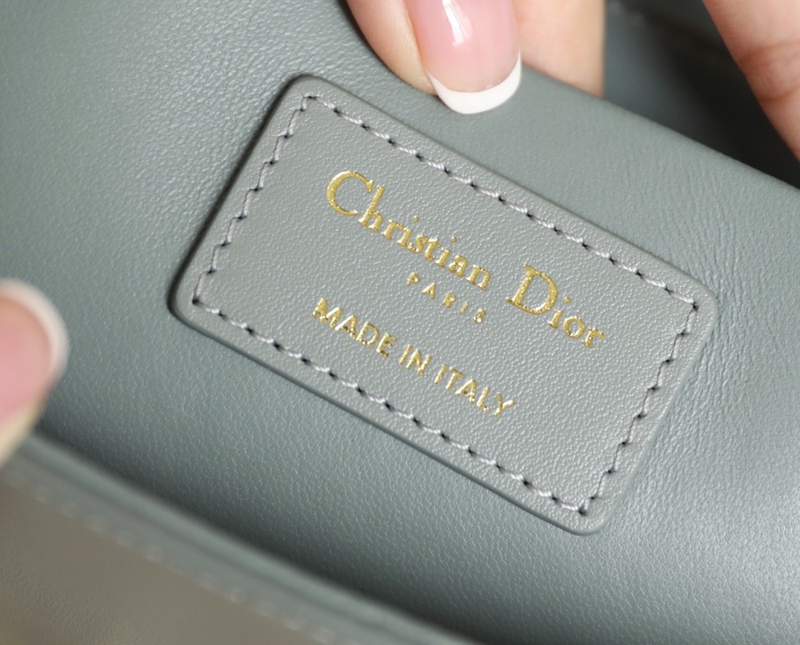 Montaigne Rock Grey 𝙢𝙞𝙣𝙞𝙞 box bag