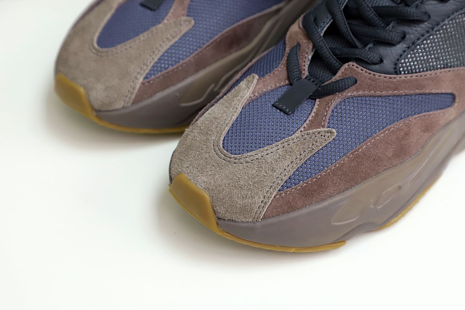 YEEZY BOOST 700 MAUVE