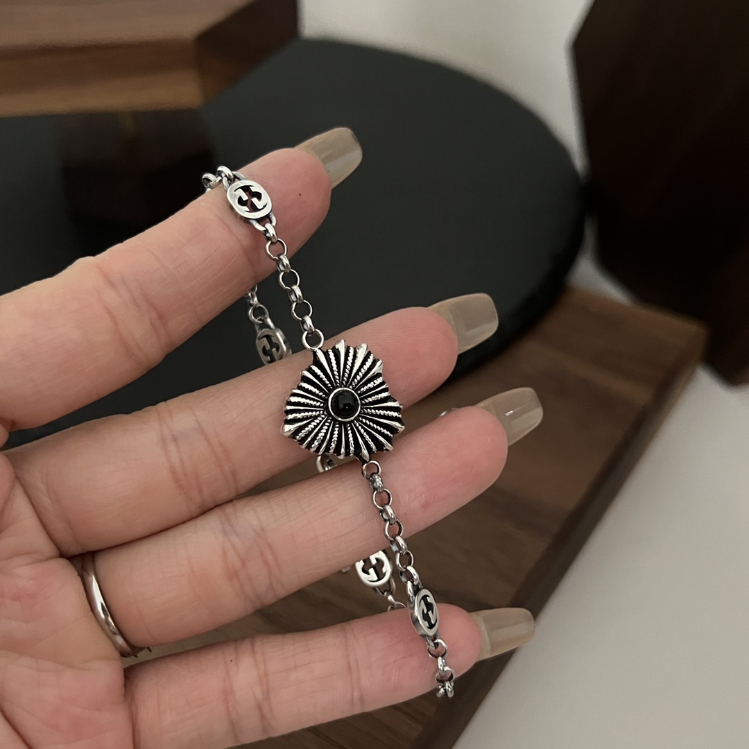𝐆𝐮𝐜𝐜𝐢 925 Sterling Silver Interlocking Double G Black Shell Love Bracelet