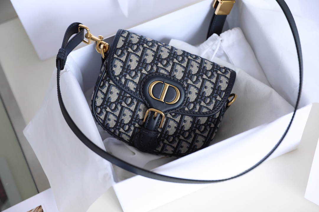 𝙙𝙞𝙤𝙧𝙗𝙤𝙗𝙗𝙗𝙮𝟐 𝟎𝟐𝟎 New on sale (𝓶𝓲𝓷𝓲) Small 𝔻-𝟘𝟟𝟙