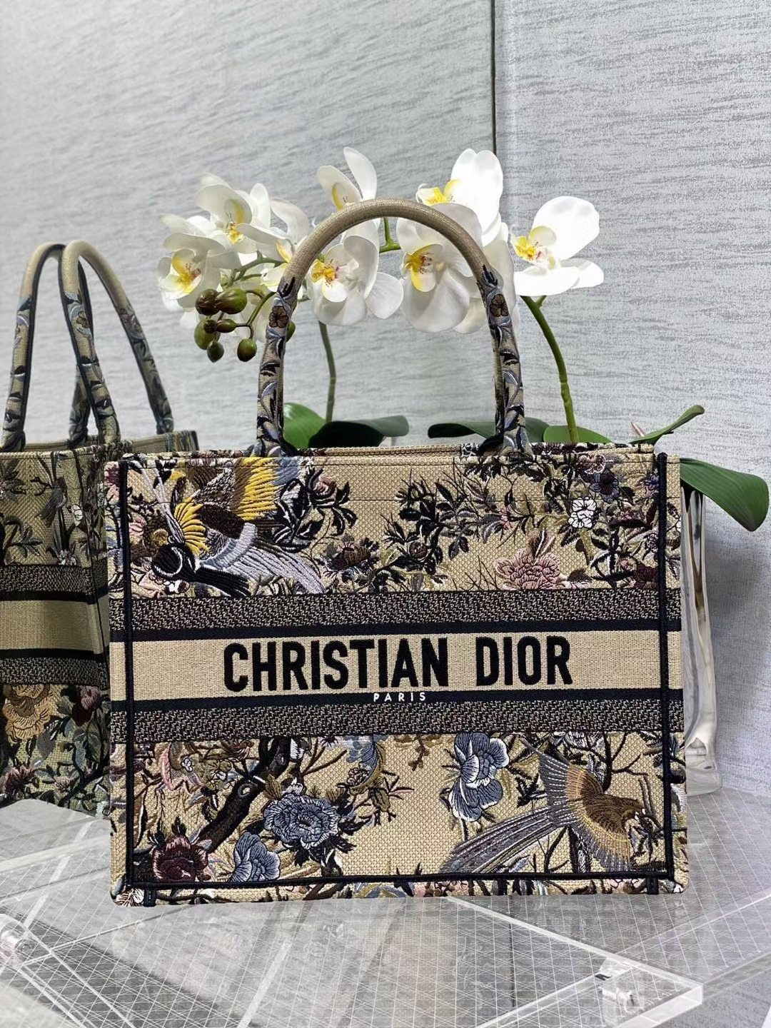 DIOR TOTE fall and winter the latest model of advanced color blocking