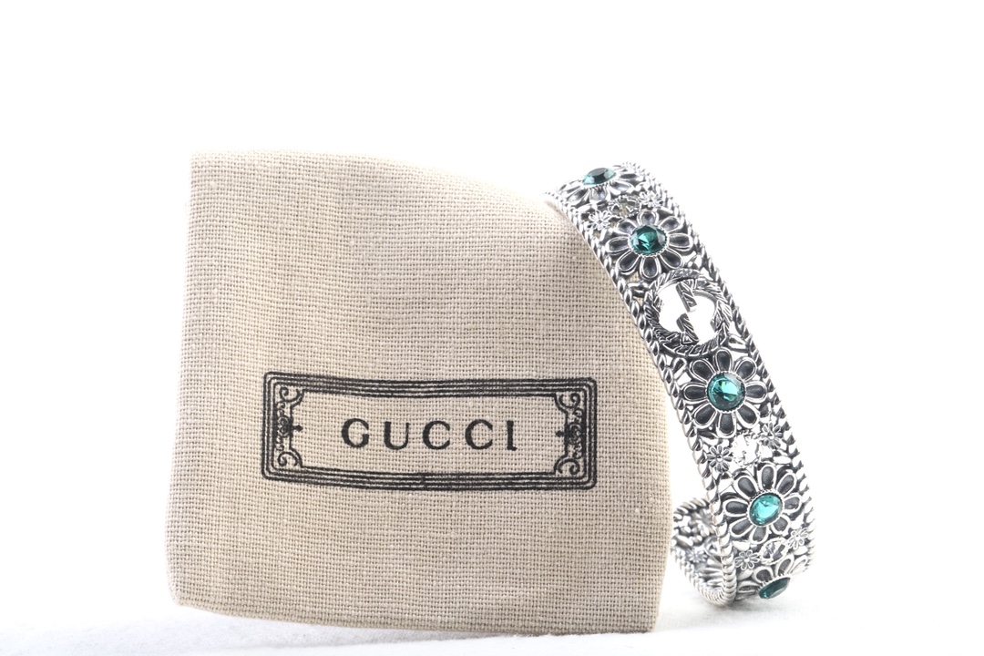 𝐆𝐮𝐜𝐜𝐢 Hollow Flower Green Resin Gemstone Double G Pattern Bracelet