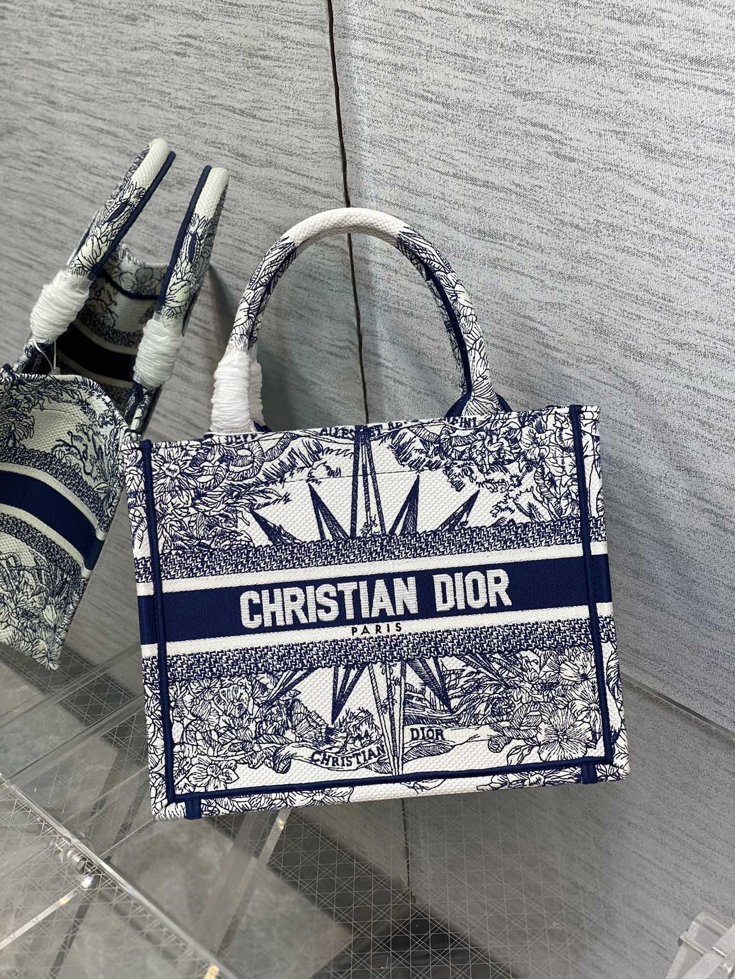 DIOR TOTE Blue Christmas
